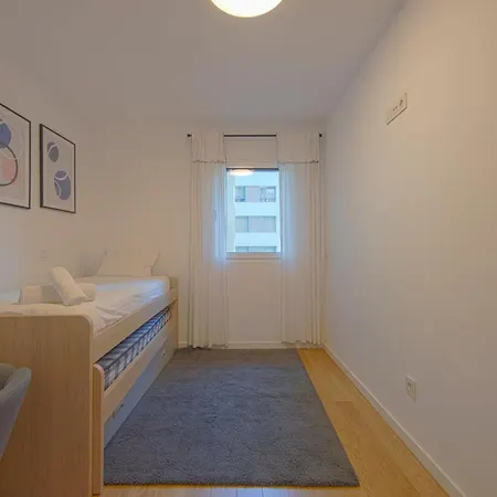 Benfica Prime Terrace Ii By Homing