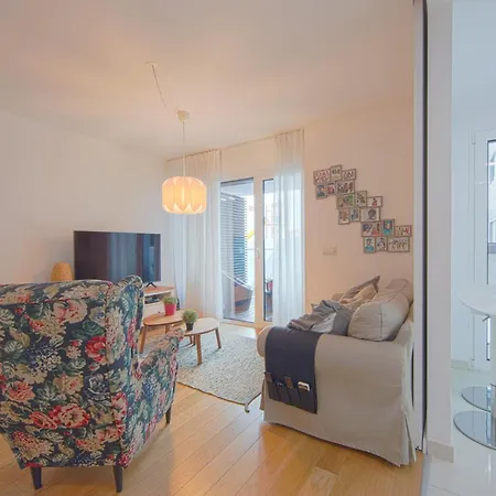 Benfica Prime Terrace Ii By Homing *