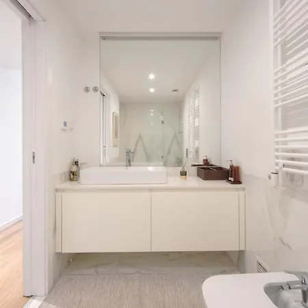 Benfica Prime Terrace Ii By Homing *